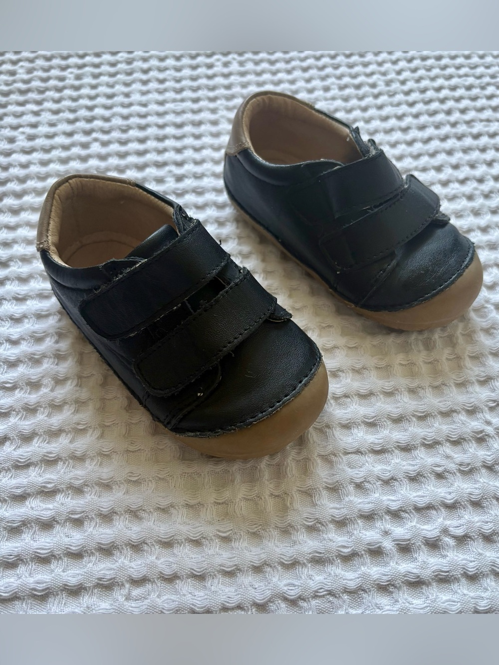 Old Soles Cast Pave Leather Velcro Sneakers Black Taupe Barefoot US 7 Toddler